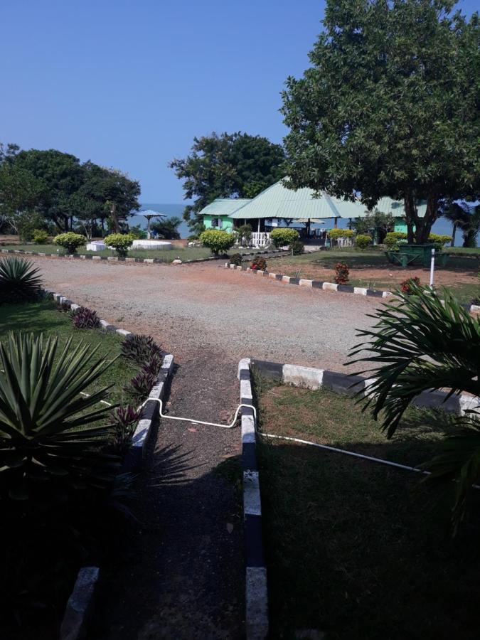 Abuesi Beach Resort تاكورادي المظهر الخارجي الصورة