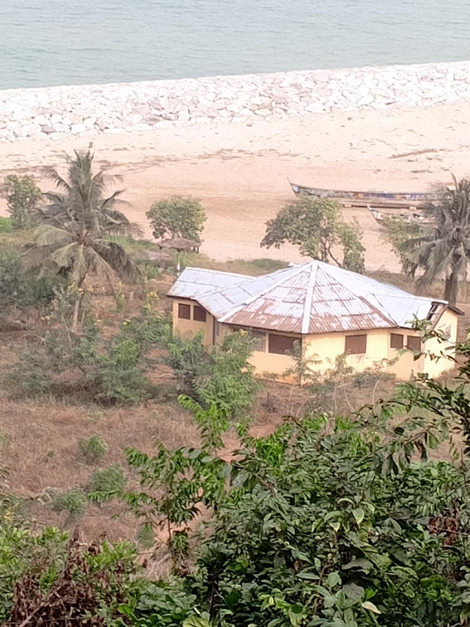 Abuesi Beach Resort تاكورادي المظهر الخارجي الصورة